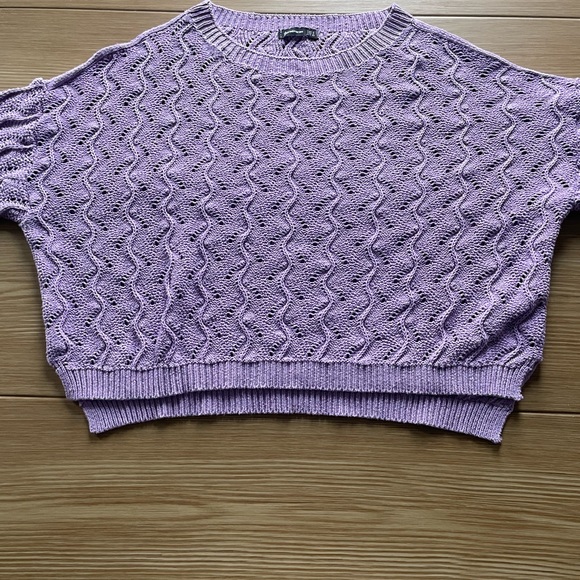Lilac to purple oversized sweater, suitable for fall and spring. Size M. - Picture 3 of 9